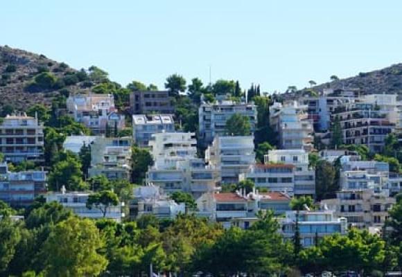 Vouliagmeni and Voula rank as Athens' most upscale areas