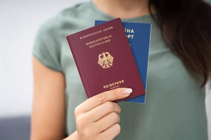 Advantages and Disadvantages of Dual Citizenship